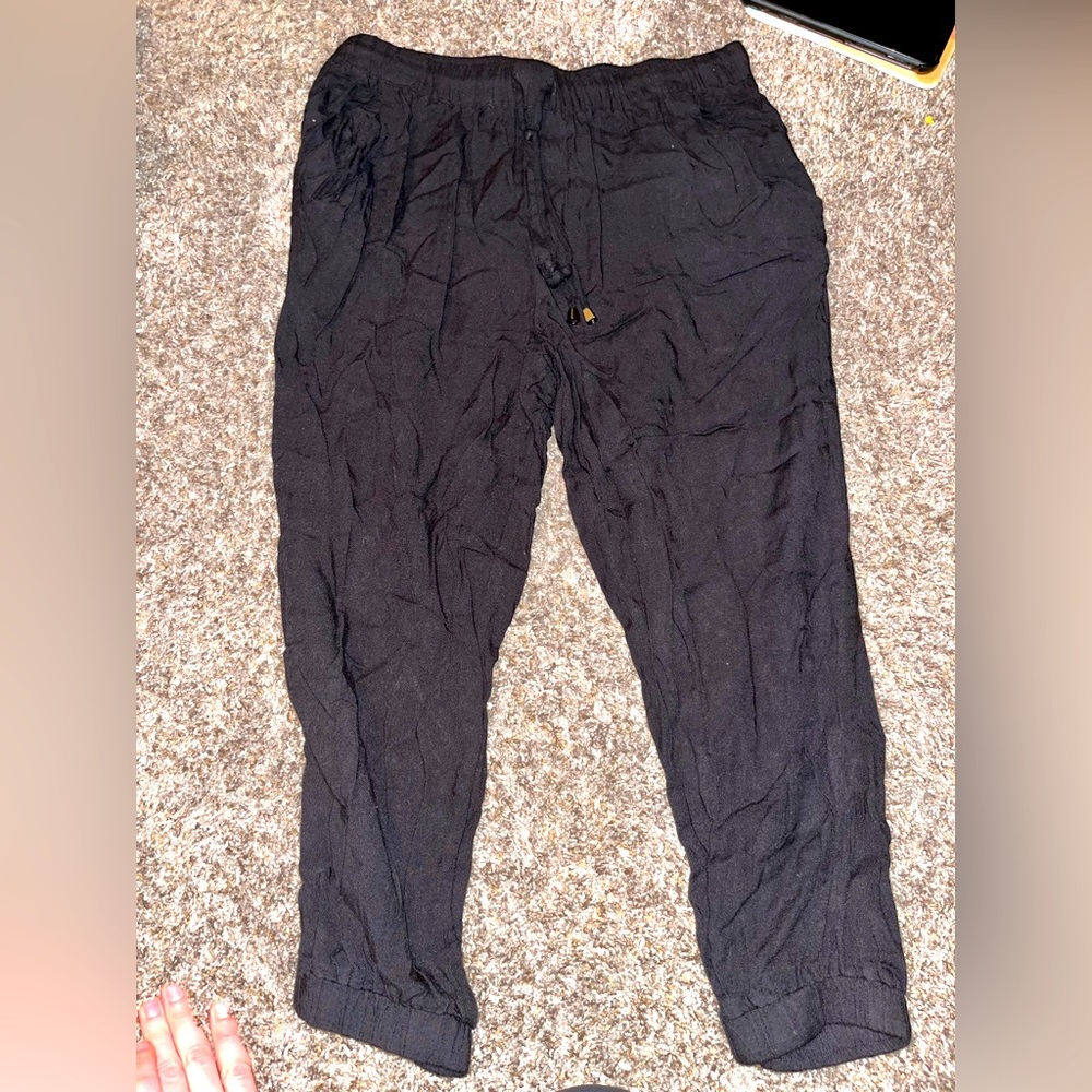 Cropped lounge pants- black